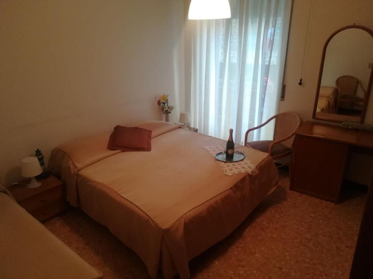 Hotel Olimpia Alassio Quarto foto